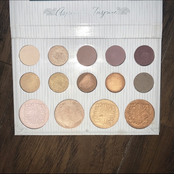Carli Bybel palette - Picture 2 of 4